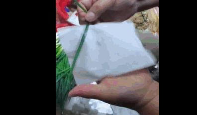 DƬ